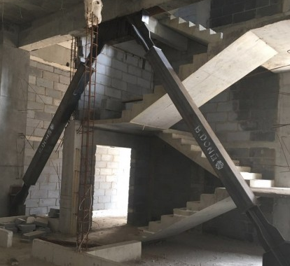 冠航倒鏈葫蘆在吊裝BRB屈曲約束支撐中的應(yīng)用